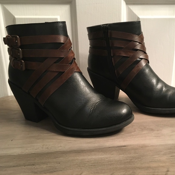 BEAUTIFUL! Sofft Phoebe Bootie - Picture 5 of 6